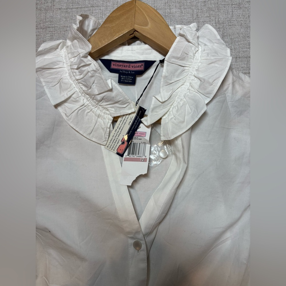 VINEYARD VINES “Victoria Ruffle” collar white shirt w/pearl buttons NWT. Size 12 - Picture 4 of 5
